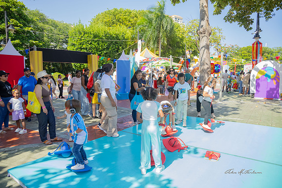 JohnMcFarlane.com - 2814